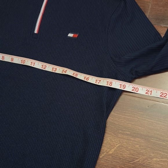 🌿SALE🌿TOMMY HILFIGER Sport Long Sleeve Shirt size Medium - Picture 5 of 7